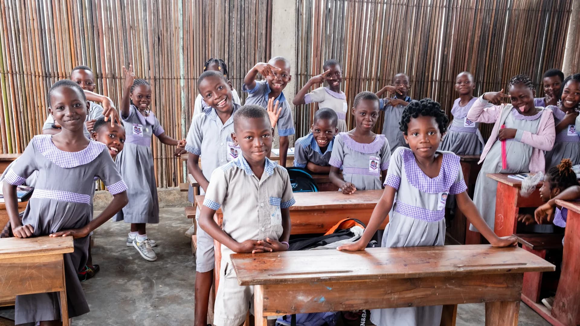 Les élèves d'une classe de primaire de l'école Les Champions au Bénin.